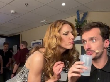 Celine Dion Bij De Perspresentatie Van Titanique