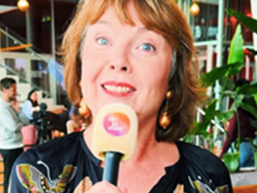 Van Shinchan Tot Minnie Mouse De Stemmen Van Melise De Winter 2