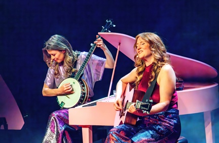 Maartje en Kine De Bingo Show