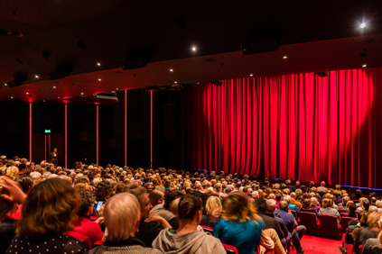 Publiek Voor Aanvang Wim Sonneveld Zaal Delamar Theater LR